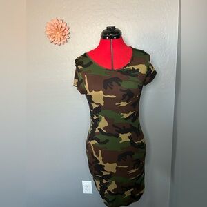 Vibe sportswear dress woman’s size medium In camouflage